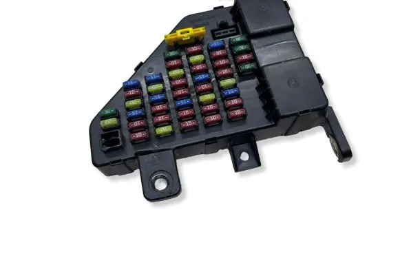 Hyundai Tucson JM Fuse module 911102E001