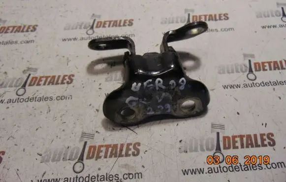 Toyota Corolla Verso AR10 Rear door upper hinge