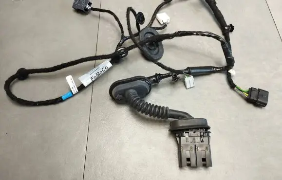 Volkswagen Amarok II Rear door wiring loom N1WT14633