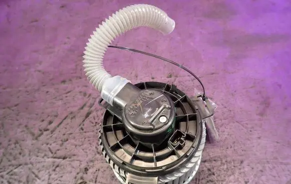 Mazda 3 II Heater fan/blower 8727000860