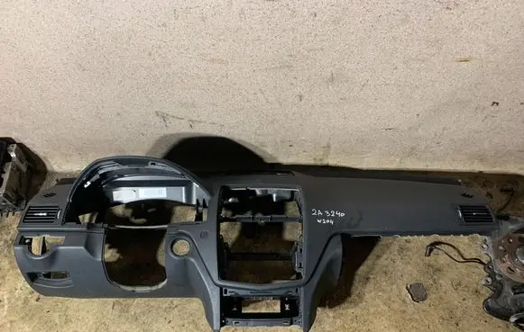 Mercedes-Benz C W204 Dashboard A2046803787