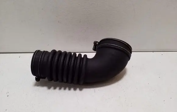 Mitsubishi L200 Turbo air intake inlet pipe/hose 1505A781