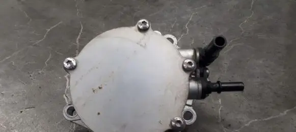 Peugeot 3008 I Vacuum pump m0016750