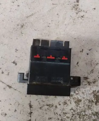 BMW 5 F10 F11 Current control relay 9153418