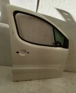Peugeot Partner Front door