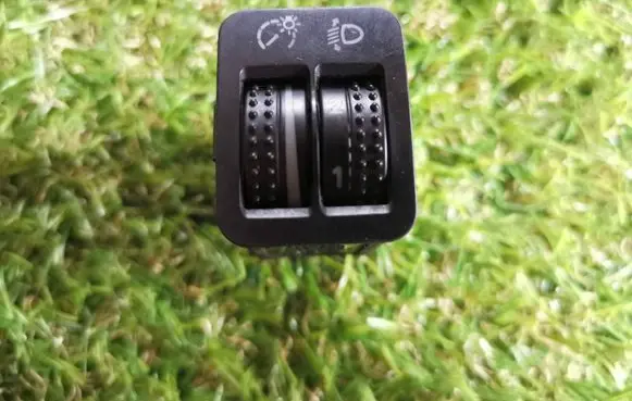 Volkswagen Golf IV Headlight level height control switch 1J0941333A
