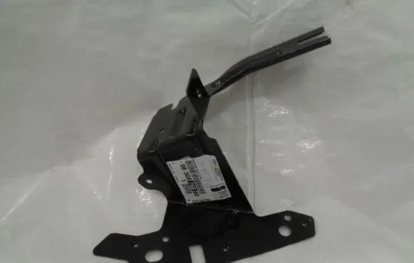 Fender mounting bracket