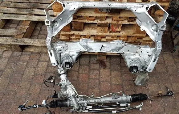 BMW 3 E90 E91 Steering rack mounting bracket 6779147