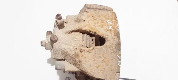 Front brake caliper