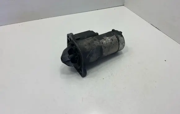 Opel Astra H Starter motor M001T301