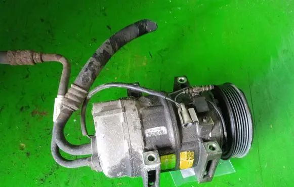 Volvo V70 Air conditioning (A/C) compressor (pump) 8600889