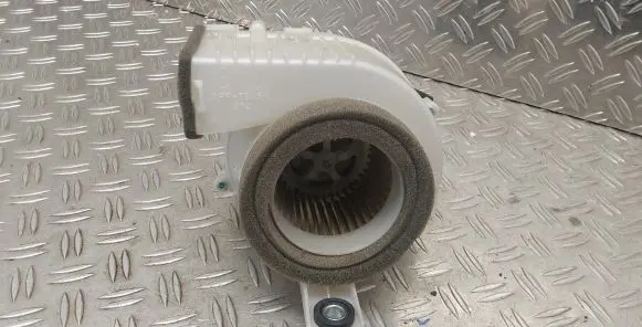 Toyota Auris E180 Hybrid/electric vehicle battery fan G923012010