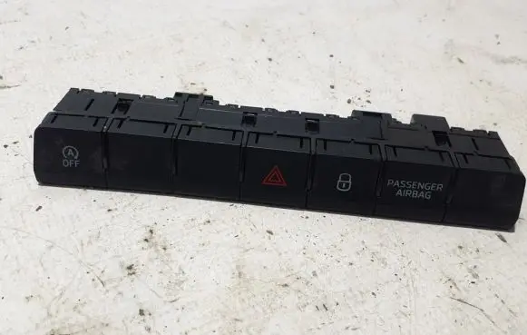 Hazard light switch