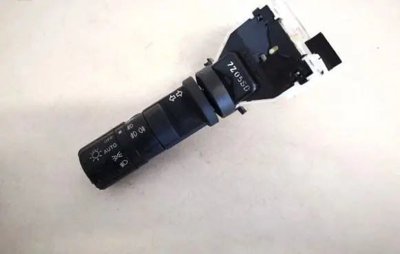 Nissan Qashqai Indicator stalk niles14425