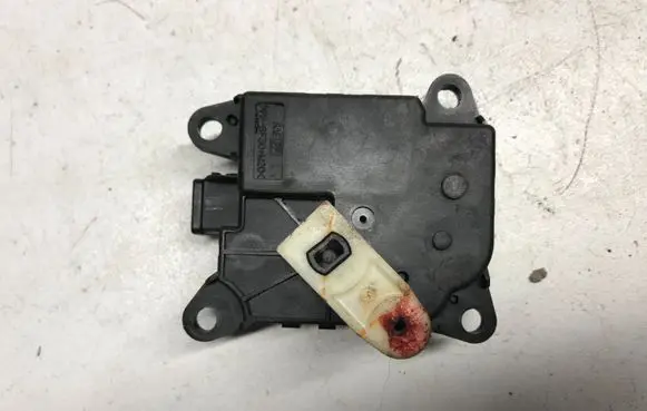 Nissan Juke I F15 Intake manifold valve actuator/motor 277311KA0A 121123B