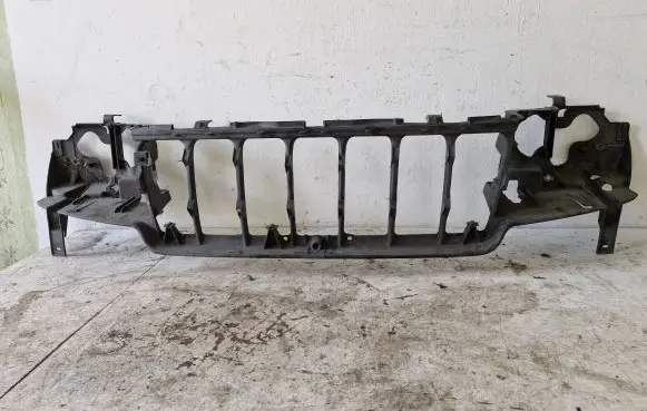 Jeep Grand Cherokee (WK) Front bumper mounting bracket