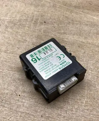 Toyota Prius (XW20) Door control unit/module 8999147030