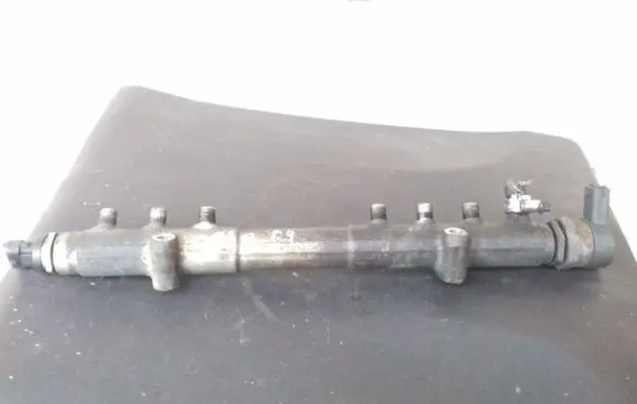 Volvo S60 Fuel main line pipe 0445215023 30757146 30750409