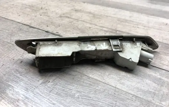 BMW 5 F10 F11 Front fender indicator light 7154167 7154169 01038701