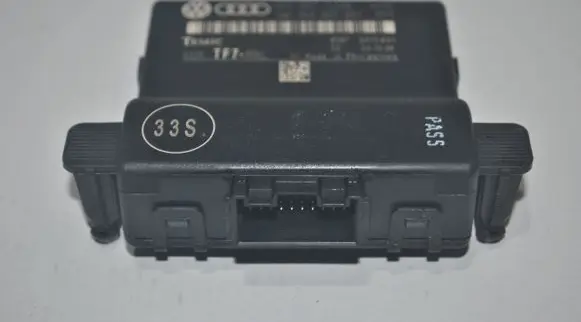 Audi A3 S3 8P Gateway control module 1K0907530K 1K0907951
