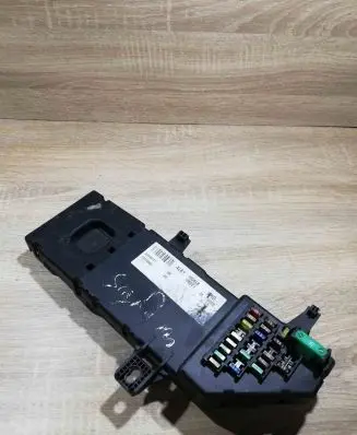 Opel Signum Fuse module 13120953
