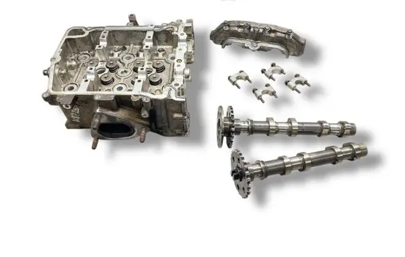 Subaru Forester SH Engine head EE20Z