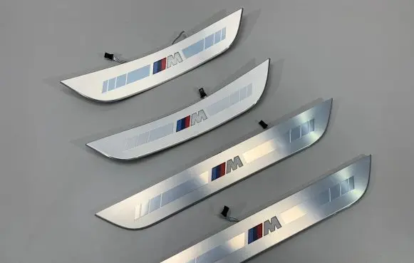 Foot area side trim