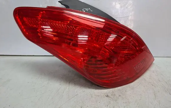 Peugeot 308 Rear/tail lights S27610574 9680425780
