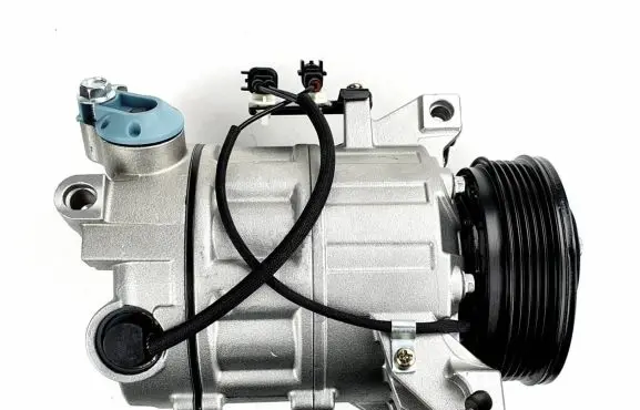 Volvo V70 Air conditioning (A/C) compressor (pump) 30630921 6G9N19D623EB 813640