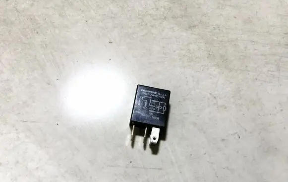 Chrysler 300M Other relay 2539a23a 04671167