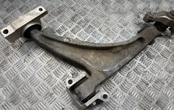 Volvo XC60 Front lower control arm/wishbone