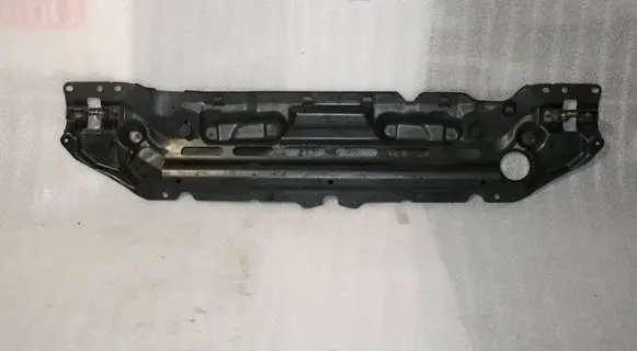 BMW 5 E60 E61 Radiator support slam panel 7033741 11267310