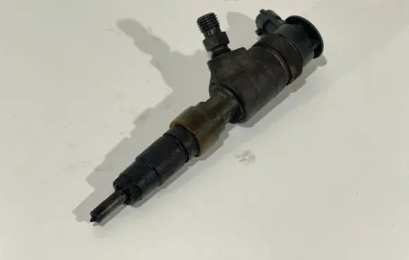 Citroen C4 II Fuel injector 0445110340