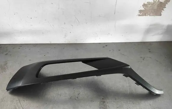Volvo XC90 Front bumper splitter molding 31383800
