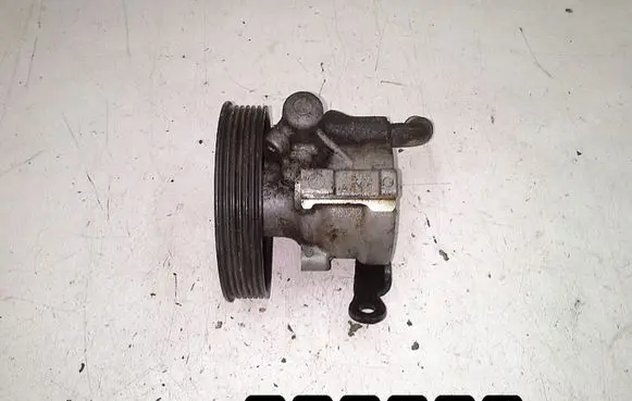 Renault Laguna II Power steering pump 8200054529