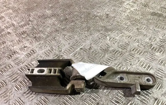 Volvo XC90 Engine mount bracket 31359890 31339856
