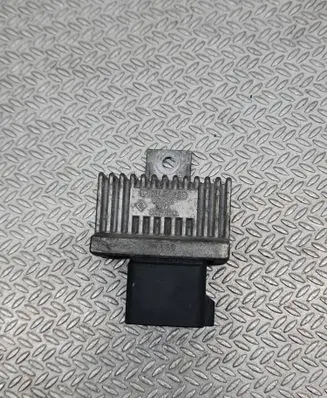Renault Clio III Glow plug pre-heat relay 7700115078 BED712