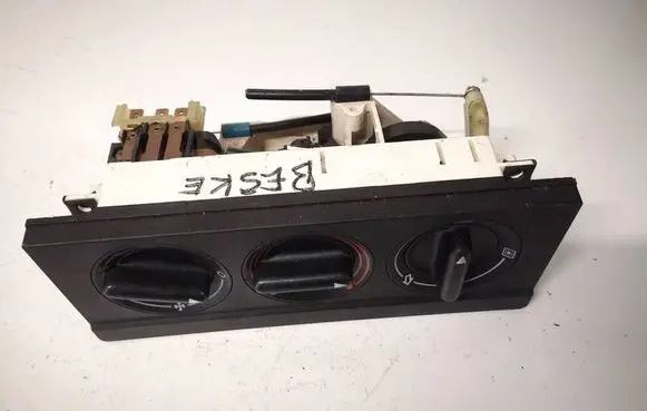 Audi 80 90 S2 B4 Climate control unit 8A1819073