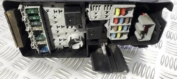 Volvo S60 Fuse box set 30728132 8690698