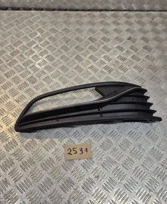 Volkswagen Polo VI Front fog light trim/grill 6C853666K