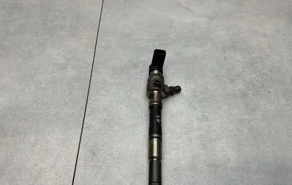 Fuel injector