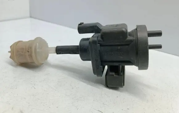 Mercedes-Benz A W168 Turbo solenoid valve A0005450427 0005450427