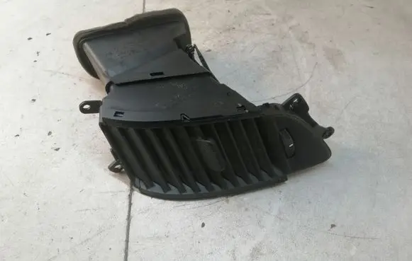 Hyundai ix20 Dash center air vent grill 974201K000
