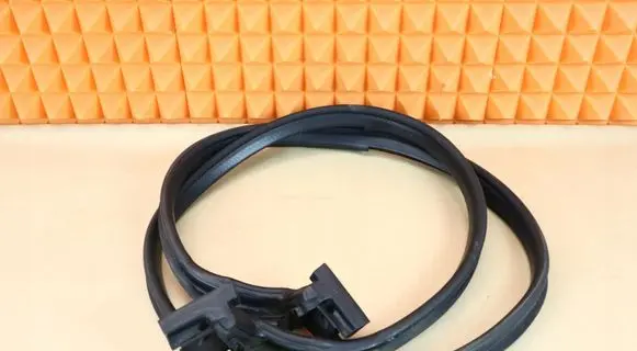 Mercedes-Benz SLK R171 Trunk rubber seal (body) 