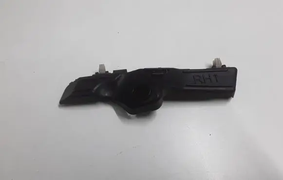 Front bumper mounting bracket