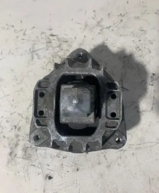 BMW 7 F01 F02 F03 F04 Engine mount bracket G2038310