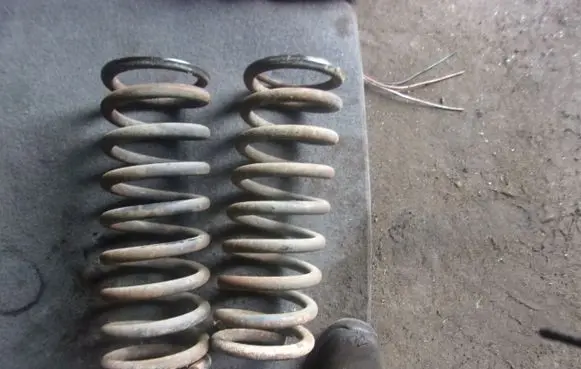 Mercedes-Benz E W212 Rear coil spring 350SE