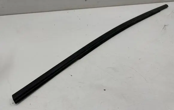 Opel Mokka B Rear door glass trim molding