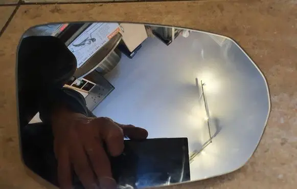 Audi Q3 F3 Wing mirror glass 19722R