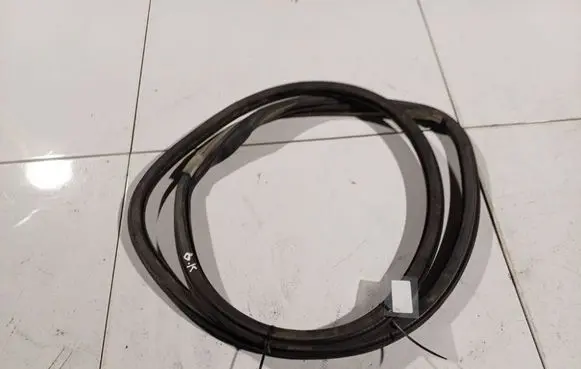 Audi A3 S3 8P Rubber seal rear door 